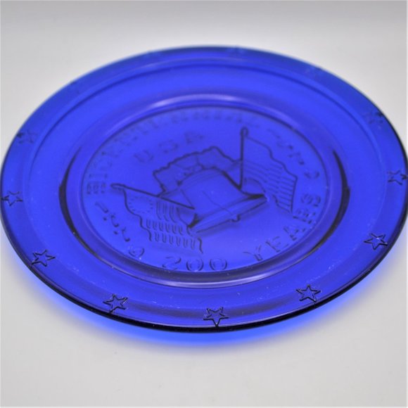 Bicentennial Cobalt Blue Small Glass Saucer Plate Decor w/ Liberty Bell & Flags - Picture 5 of 6